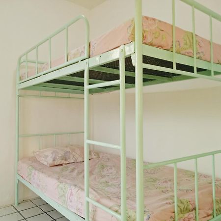 Griya Backpacker Pak Yon Bed & Breakfast Malang Exterior photo